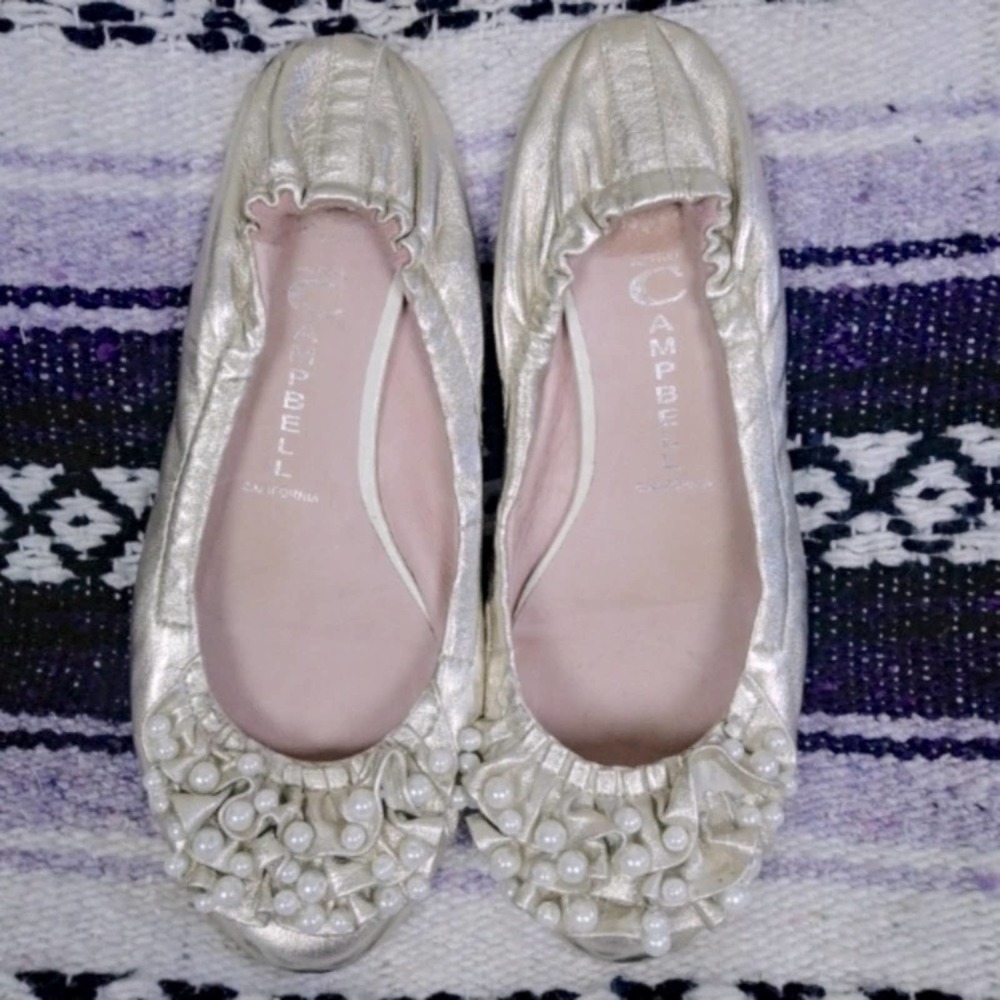 Jeffrey Campbell Pearl Flats. Size 8.5